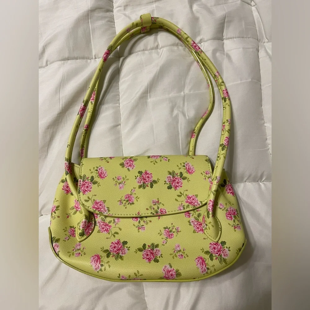 H O W Purse.